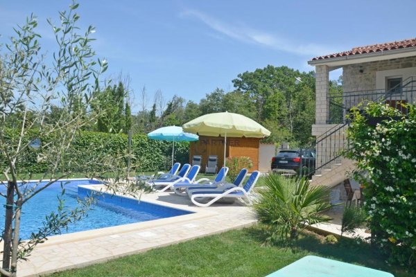 Completely renovated house in a modern style not far from Poreč