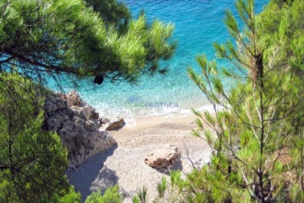 TOP LOKACIJA - OTOK HVAR- prvi red do mora, građevinsko zemljište