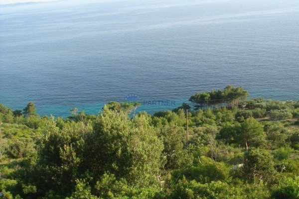 TOP LOKACIJA - OTOK HVAR- prvi red do mora, građevinsko zemljište