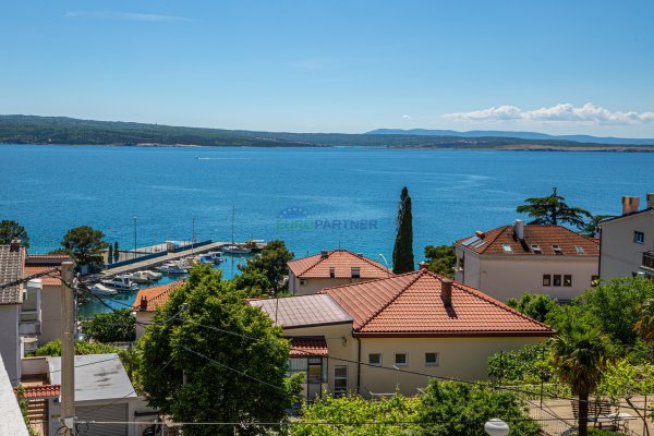 Crikvenica, Top lokacija!! Apartmanska kuća blizu mora