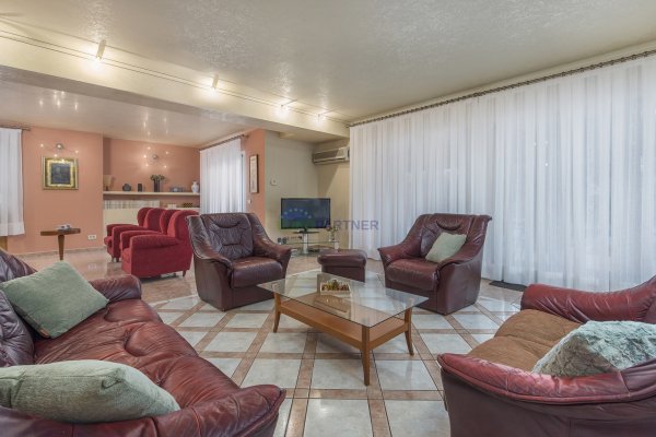 Villa in Poreč, 420m2, near the sea