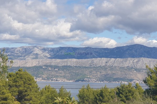 Građevinsko zemljište na otoku Braču, Supetar 3.900 m2