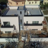 Stan u prizemlju s vrtom u novogradnji, Poreč, 1km od mora - 3