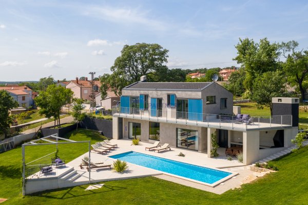 Vila s bazenom u središnjoj Istri